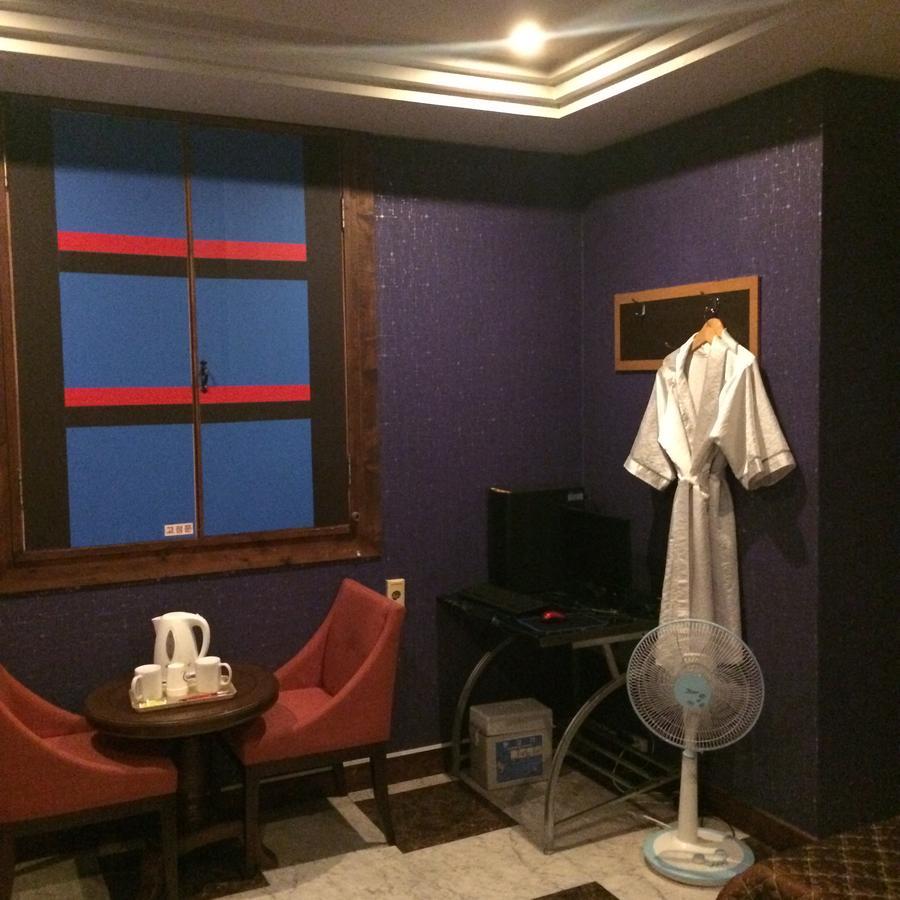 Romance Hotel Chungju Exterior photo
